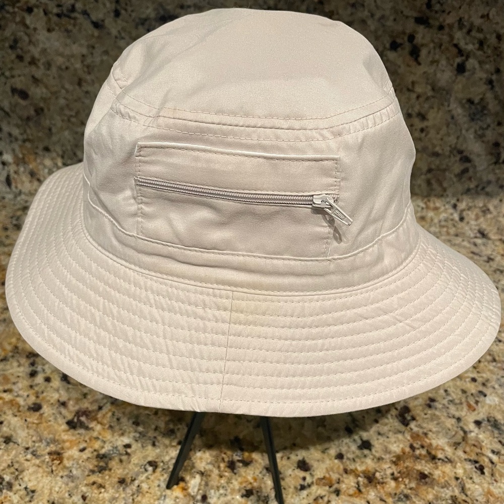 Solar block tan bucket hat.                                NWOT